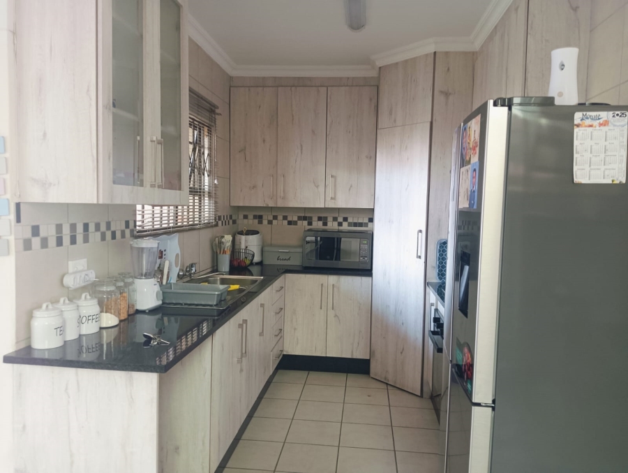 3 Bedroom Property for Sale in Waterval East North West